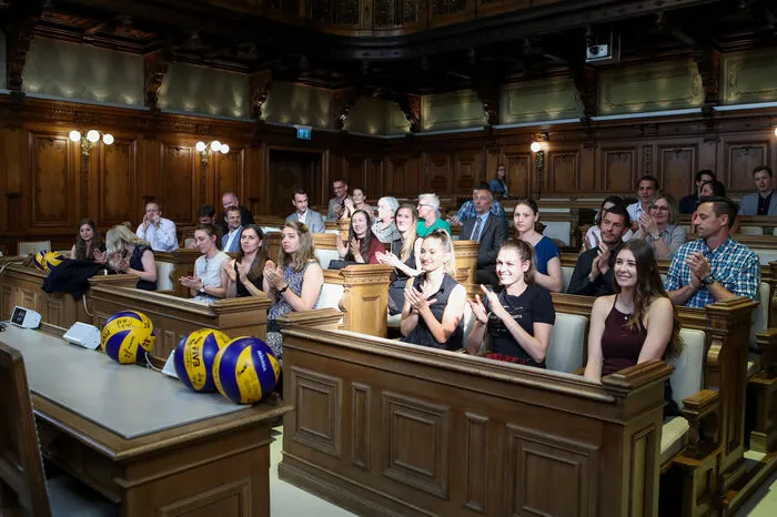 Mit dem ersten Titel haben die Grazer Damen steirische Geschichte geschrieben und das wurde dann noch bei der internen Fete gemeinsam mit den Herren und der gesamten Vereinsfamilie ausgiebig gefeiert.