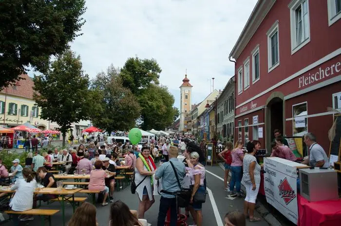 Das traditionelle Murecker Stadtfest lockt auch dieses Jahr mit zahlreichen Ausstellern, Hobbykünstlern, Kulinarik und Live-Musik