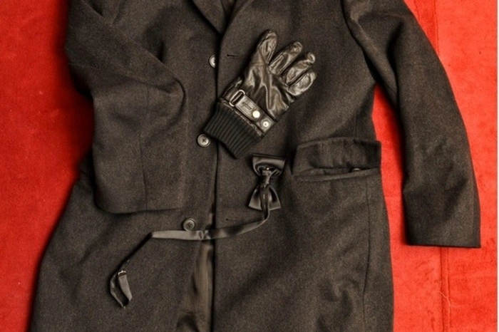 Darunter Handschuhe, so mancher Mantel oder...