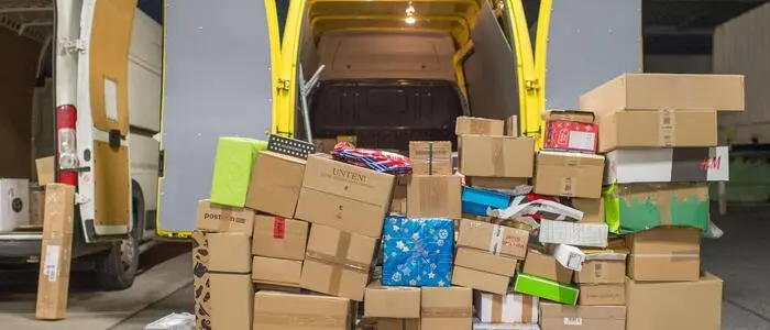 Weil immer mehr Pakete versandt werden, adaptiert die Österreichische Post regelmäßig ihr ganzes Logistiksystem, so auch jede Postzustellbasis (Sujetbild)