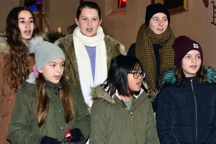 Es gab musikalische Darbietungen des Kindergartens, der Volks-, Neuen Mittel- und der Musikschule.