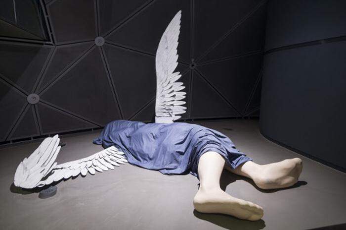 "Fallen Angel" von Emilia und Ilya Kabakov