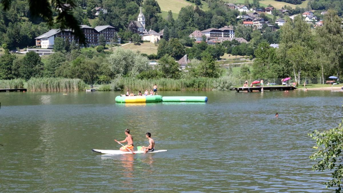 Für Abkühlung an heißen Sommertagen sorgen die Feldkirchner Strandbäder – hier der Urbansee