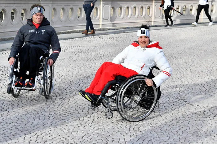 Die Athleten Roman Rabl, Claudia Lösch bei der Präsentation