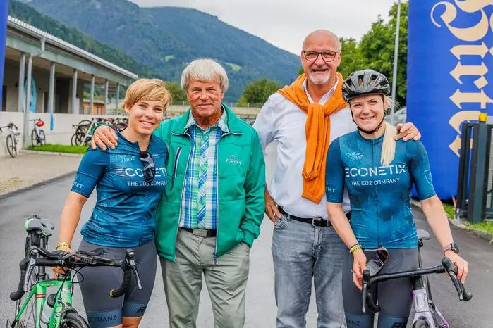 Tour de Franz Start Sportplatz Treffen
