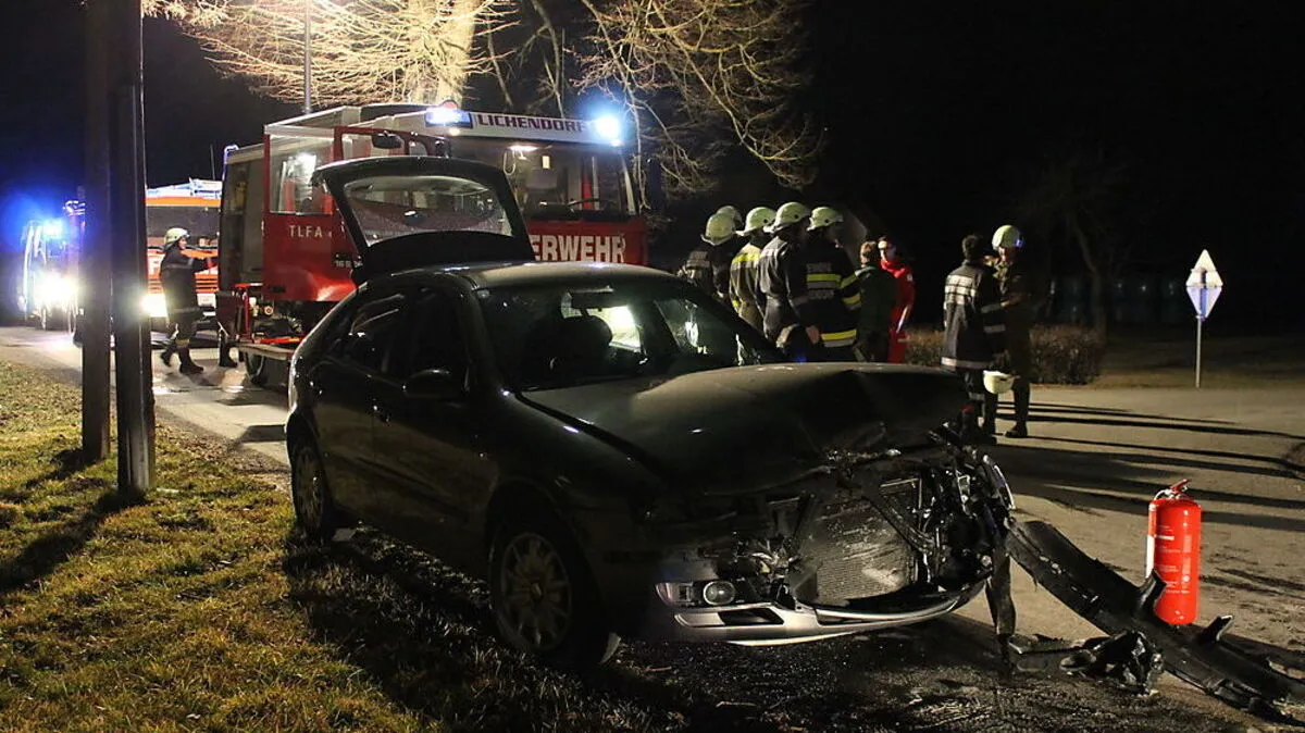Der Wagen musste abgeschleppt werden, die Zuggarnitur konnte weiterfahren