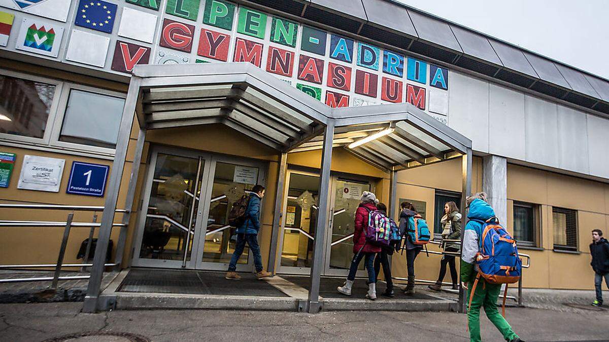 Neubau oder Generalsanierung? Das Alpen-Adria-Gymnasium ist schon sehr marode