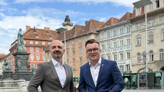 Michael Wippel (re) ist neuer Stadtparteigeschäftsführer der FPÖ Graz und übernimmt von Andreas Wurzinger