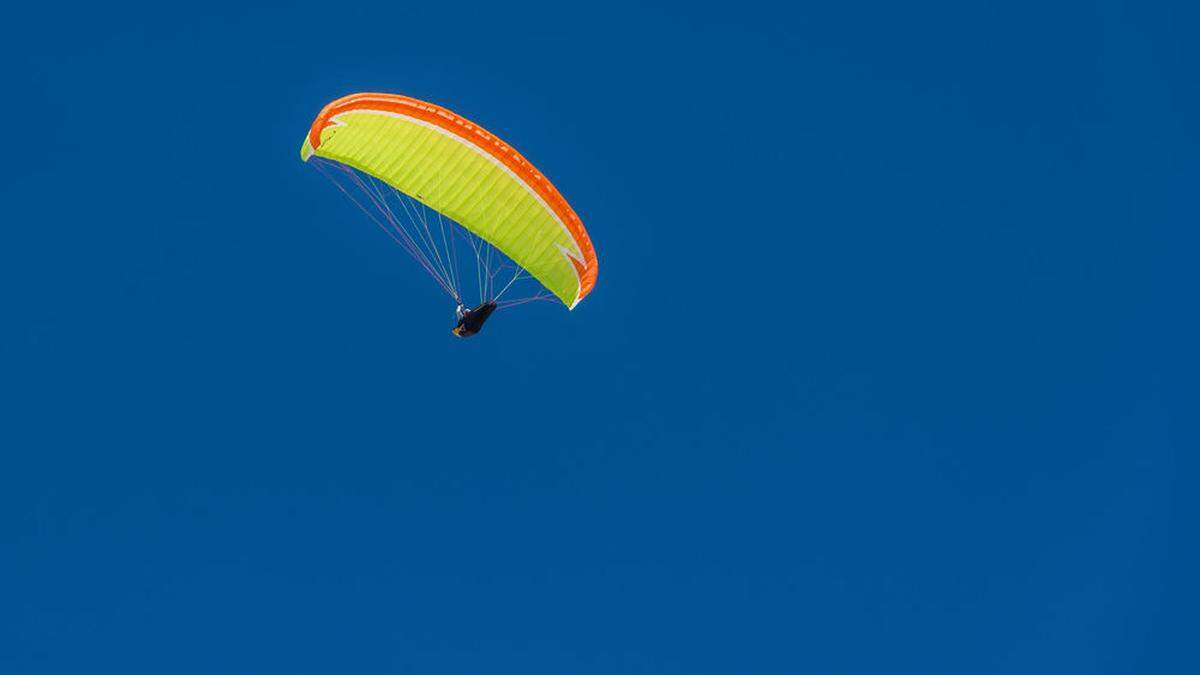 Der Paragleiter wurde schwer verletzt (Symbolfoto)