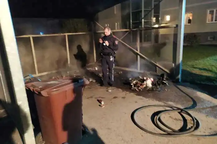 Hierbei handelte sich es um den Brand einer Müllinsel in der Johann Sackl-Gasse, einen Verkehrsunfall auf der Zeltenschlagstraße, die Bergung eines Fahrrades aus der Mur bei der Pionierbrücke in Judendorf, die Unterstützung des Roten Kreuzes bei einem Fahrradunfall und eine Türöffnung in der Nikolaus Lenau Straße nach einer vermutlichen Verpuffung.