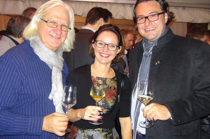 Unter den Genießern: Alexia Getzinger (Vizepräsidentin im Landesschulrat), Eventmanager Michael Wanz, der deutsche Weinexperte Carsten Dopslaff oder Starwinzer Manfred Tement.  