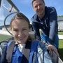 Kleine-Zeitung-Redakteurin Katharina Lagler mit Fluglehrer Martin Stessl