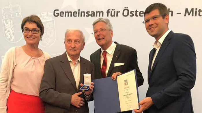 Beate Prettner, Mirko Hofer, Peter Kaiser, Martin Gruber (von links) bei der Ehrung