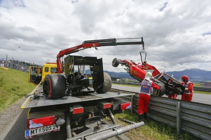 Wieder kamen zehntausende Fans an den Ring und sahen beim GP von Österreich einen schweren Unfall. Fernando Alonso im McLaren kollidierte mit dem Ferrari von Kimi Raikkönen und beide flogen von der Strecke.