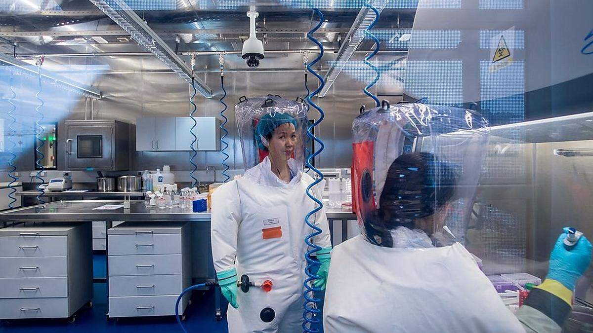 Mitarbeiter des Labors in Wuhan sollen lange vor Ausbruch der Pandemie an Corona erkrankt sein 