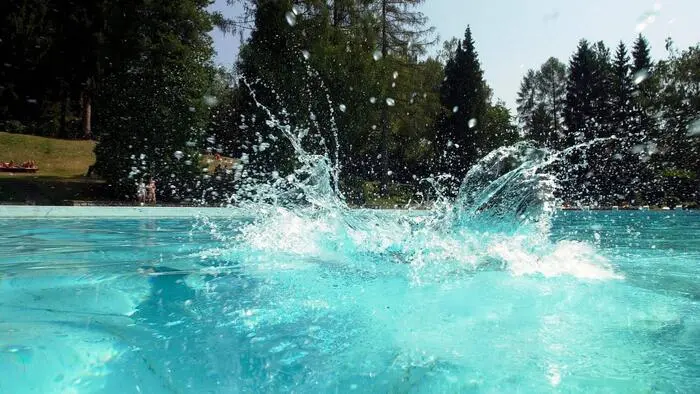 Wer seinen Pool auffüllen möchte, soll dies bekanntgeben