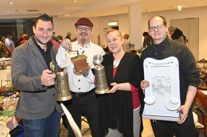 Centermanager Thomas Grasser, Flohmarkt-Organisator Gottfried Zimmermann, Cindy Popdi und Christian Warmuth. (von links)