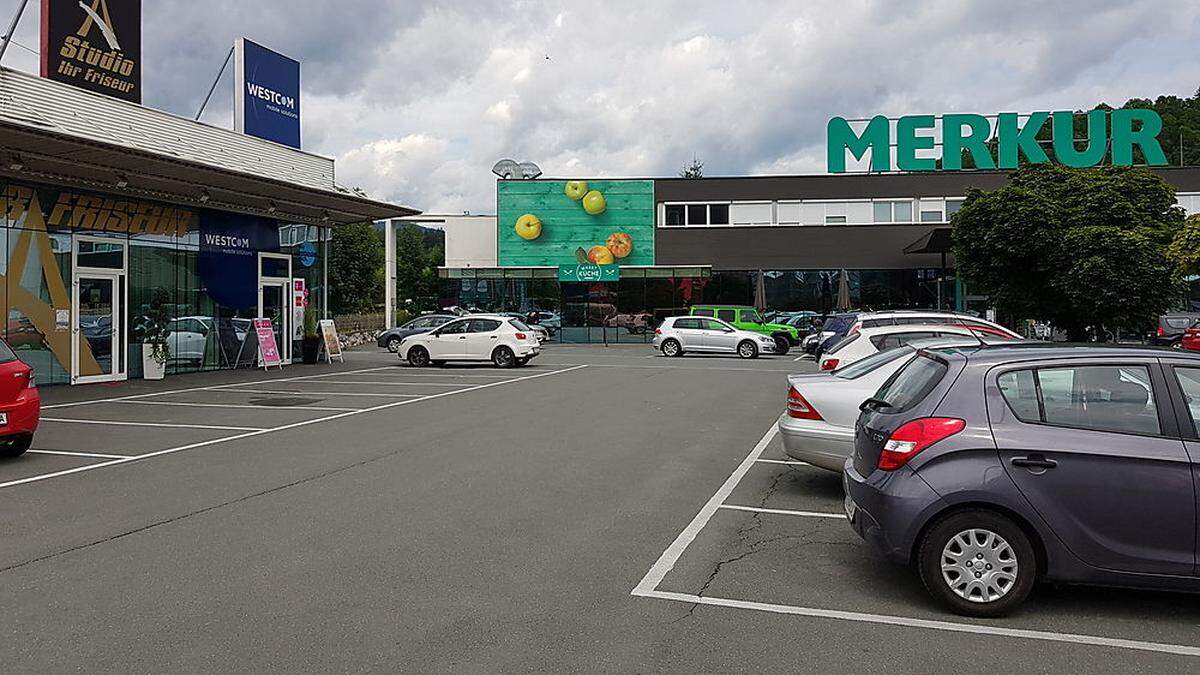 Auf diesem Parkplatz wurde die leere Börse wiedergefunden