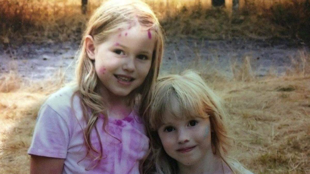 Leia (8) und Caroline (5) nach 44 Stunden im Wald zurück zu Hause 