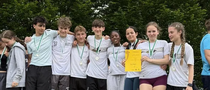 Die Oberstufen-Mannschaft gewann den Ultimate Frisbee-Schulcup und qualifizierte sich für die Bundesmeisterschaften