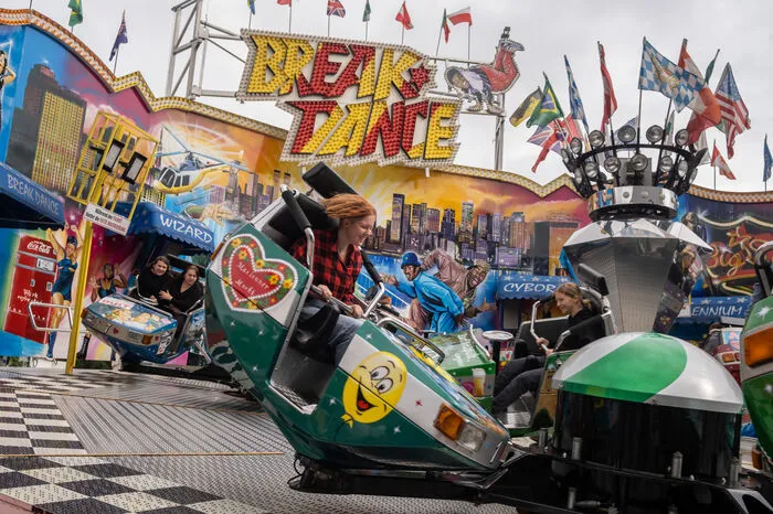 Das Kultfahrgeschäft "Break Dance" gehört zum Messeliebling ...
