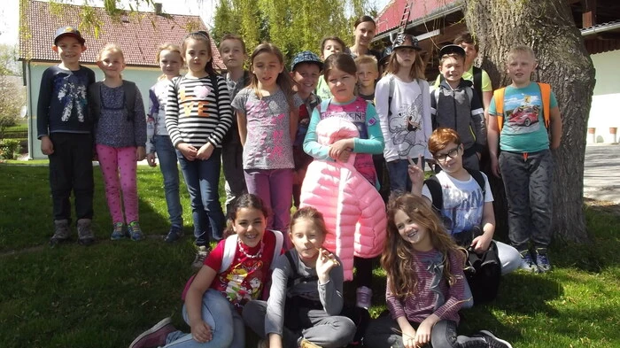 Die Stadtbücherei Trofaiach und die Peter Rosegger Volksschule luden zu einer gemeinsamen Lesewanderung.