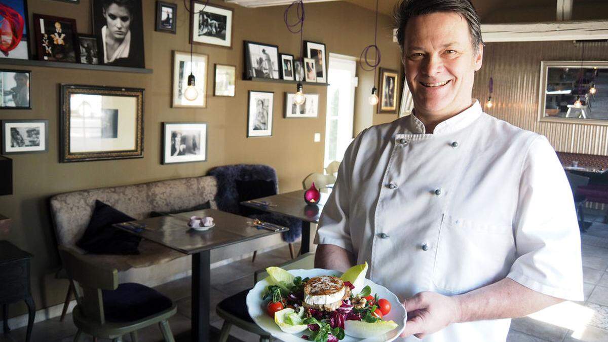 Karl Heider in der neuen Bar, die an das Stammhaus angrenzt