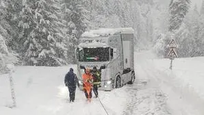 Mit hängengebliebenen Lkw auf der Buchau hat die Feuerwehr öfter zu kämpfen (Archivbild)