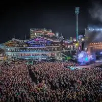 Robbie Williams lockte 2023 an zwei Tagen 25.000 Besucher in die Planaistadt