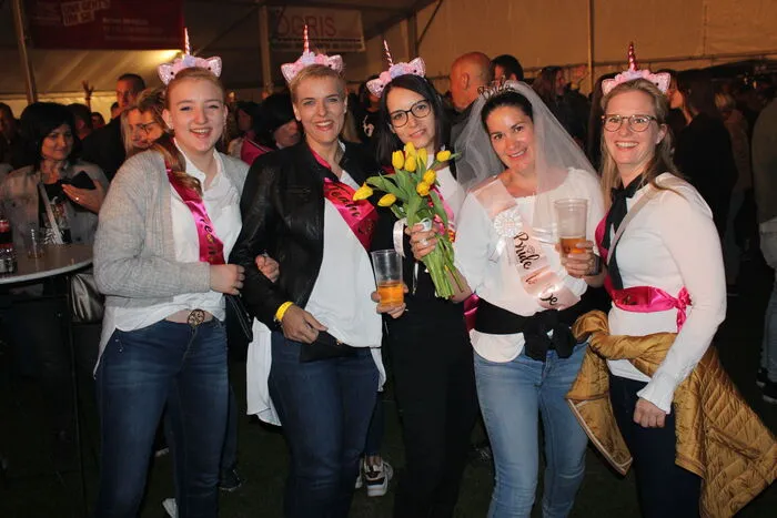 Das Festzeltopening wurde auch für einen Polterabend genutzt.
