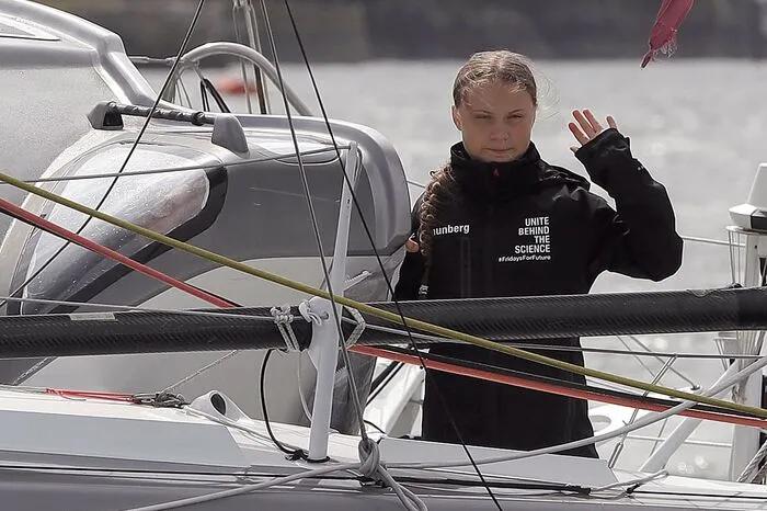 Thunberg ist zuvor noch nie gesegelt. Seekrankheit und mangelnden Komfort nehme sie aber in Kauf, sagte die Schwedin vor ihrer Abreise.