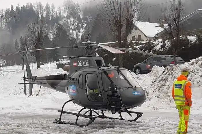 Von Flattach aus starteten Hubschrauber Montagvormittag Erkundungsflüge.