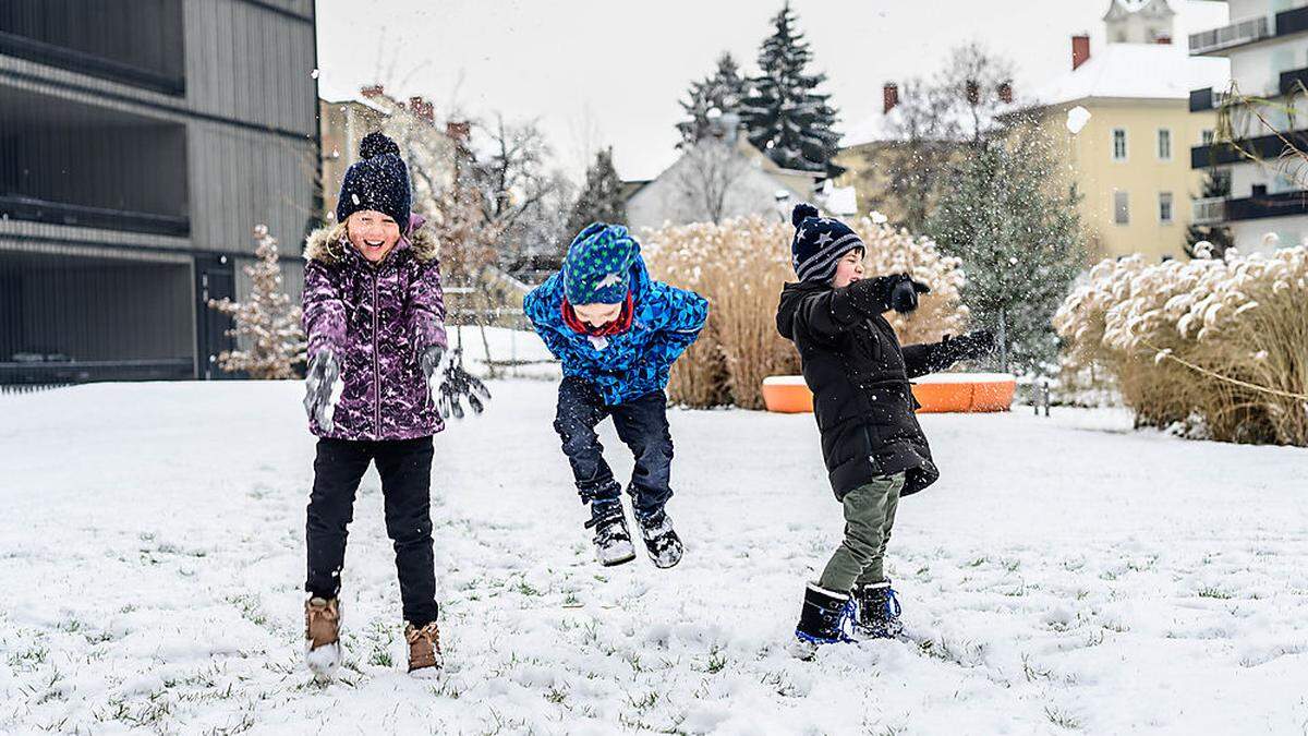 Viel Spaß im Neuschnee hatten die Kleinen noch zu Beginn der letzten Woche