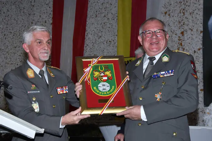 Gitschthaler dankte dem langjährigen Präsidenten der Offiziersgesellschaft Kärnten, Oberst Willibald Albel.