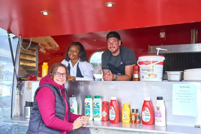 Kulinarisch konnte man sich bei Tomi Yama Catering stärken