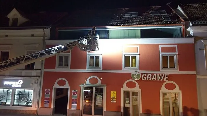 Der Kater war auf das Dach der Musikschule geflüchtet