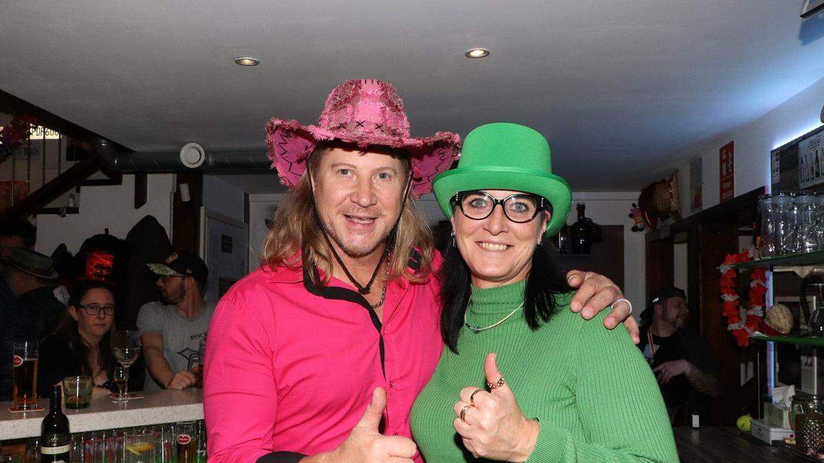 Manfred und Claudia Zaminer heißen zu Fasching viele Narren im Lokal willkommen