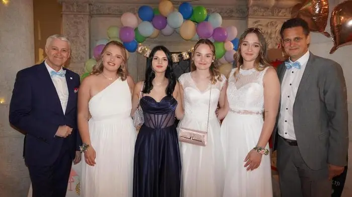 Adolf Lackner, Denise Steiner, Leonie Eder, Julia Ruß, Valentina Rauter und Wolfgang Lichtner