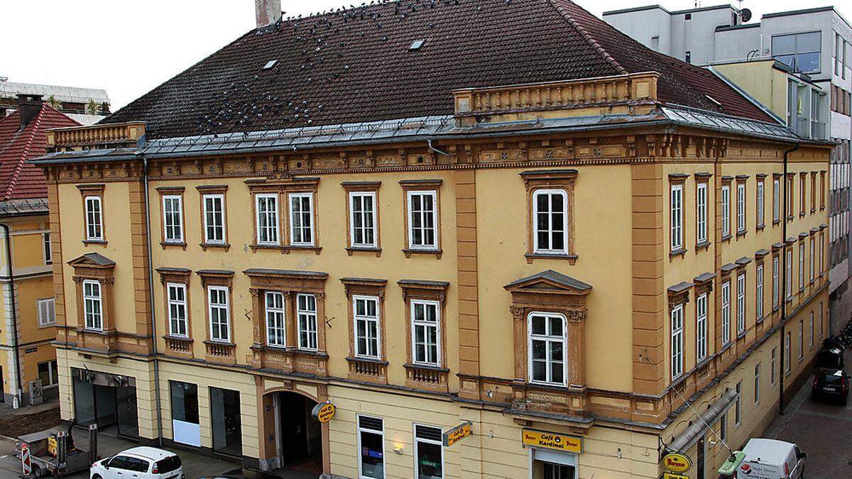 Nistende Vögel und verstopfte Dachrinnen sollen bald der Vergangenheit angehören.