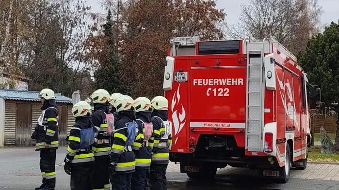Nach einer intensiven Vorbereitungsphase und zahlreichen Übungseinheiten stellten sich die Mitglieder der Freiwilligen Feuerwehr Neumarkt der Branddienstleistungsprüfung.