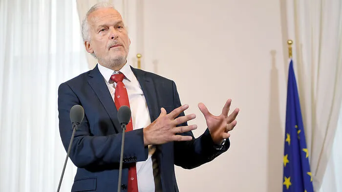 Justizminister Moser will auch in Österreich 48-Stunden-Asylverfahren