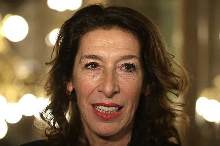 ... seit Jahren nicht mehr wegzudenken aus dem deutschsprachigen TV: Adele Neuhauser als Bibi Fellner im "Tatort" oder Julie Zirbner in "Vier Frauen und ein Todesfall" ...