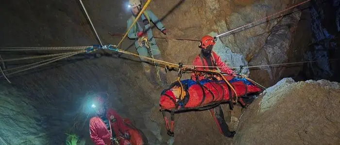 In der Höhle wurde die Übung durchgeführt