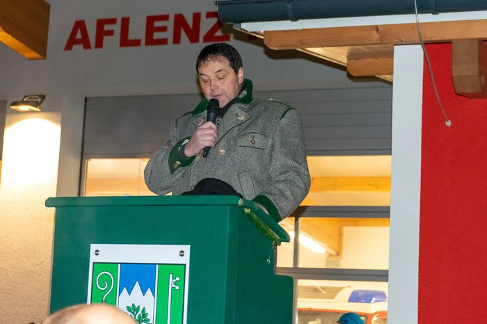 Bürgermeister Hubert Lenger hielt auf dem Vorplatz des Rüsthauses seine Neujahrsansprache.