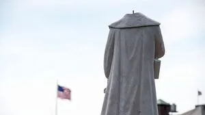 Enthauptete Statue von Christoph Kolumbus in Boston