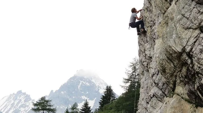 Der neue Klettergarten ist vor dem Großglockner positioniert 