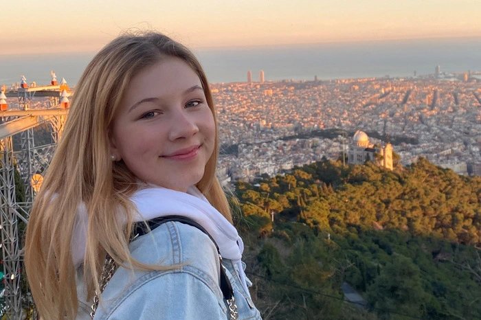 Teresa Müller, Gymnasium Seiersberg: Es wäre natürlich angenehmer, wenn wir weiter normal in die Schule gehen würden. Aber ich denke, dass das Home-Schooling für einen Monat niemand wirklich schadet. Wir dürfen auch an drei Tagen in der Woche an einem Präsenzunterricht teilnehmen. Ein Vorteil ist, dass das frühe Aufstehen wegfällt. 