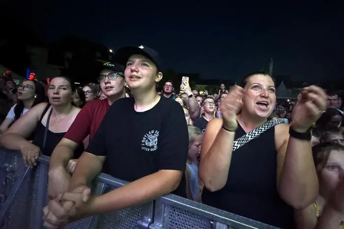  Josh. & Rian sorgten beim Fürstenfelder Open-Air-Sommer für mitreißende Stimmung, eingängige Hits und große Emotionen unter vielen teils weit angereisten Fans.