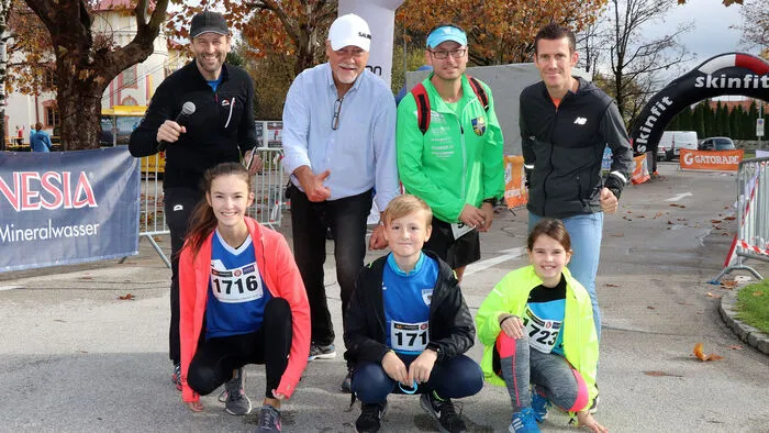 Am Foto von Links: Georg Dermutz (Moderator), Dr. Helmut Paul (Hauptorganisator), Josef Bauer (Sportclub Neustift im Felde) und Werner "Running Schritti" Schrittwieser.