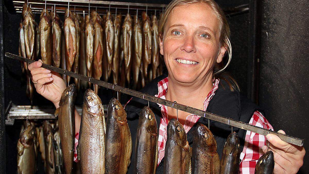 Bei der Fischzucht hat Claudia Rogatschnig die Nase vorn 